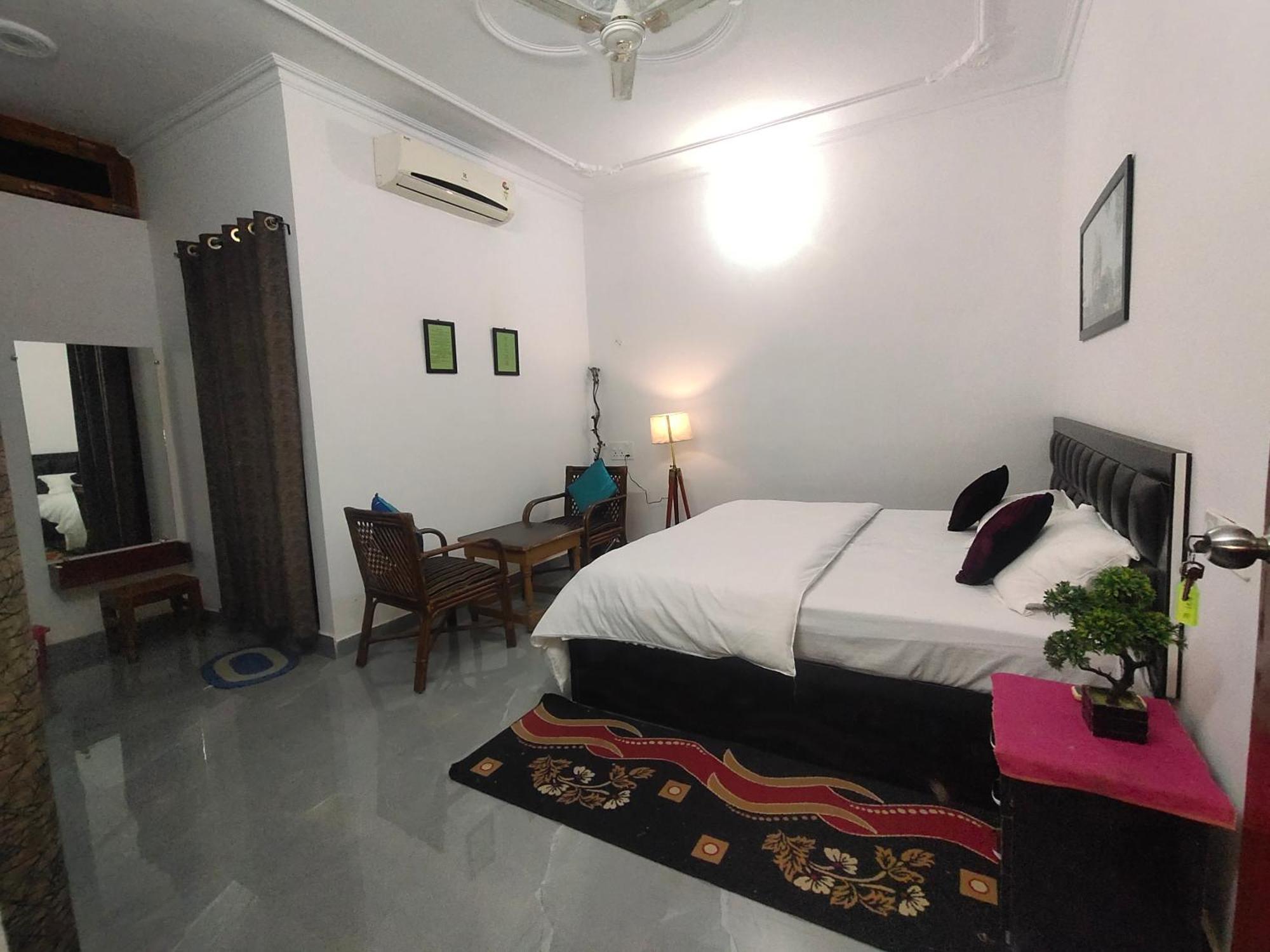 Khajuraho Glory Homestay Екстер'єр фото