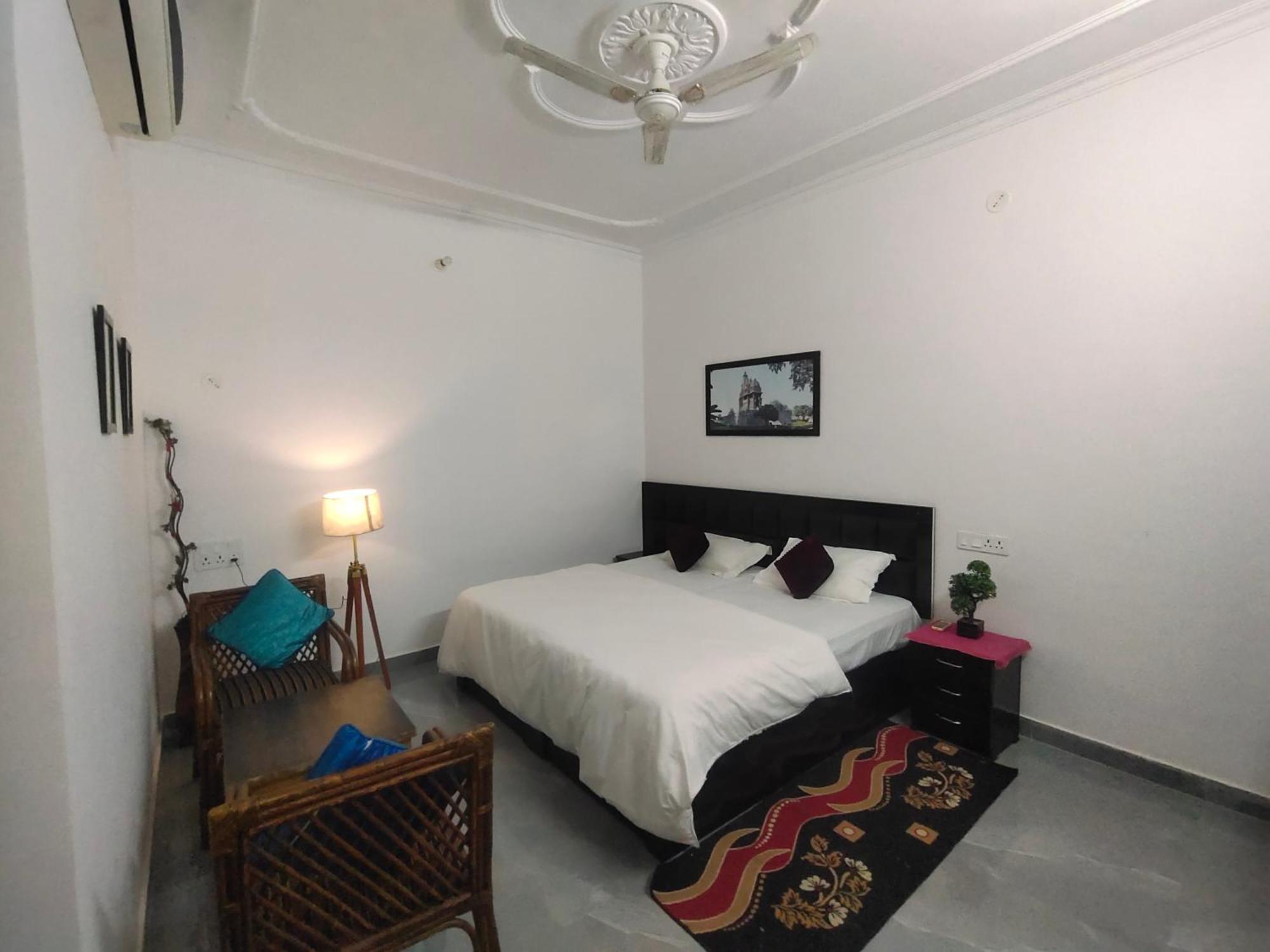 Khajuraho Glory Homestay Екстер'єр фото
