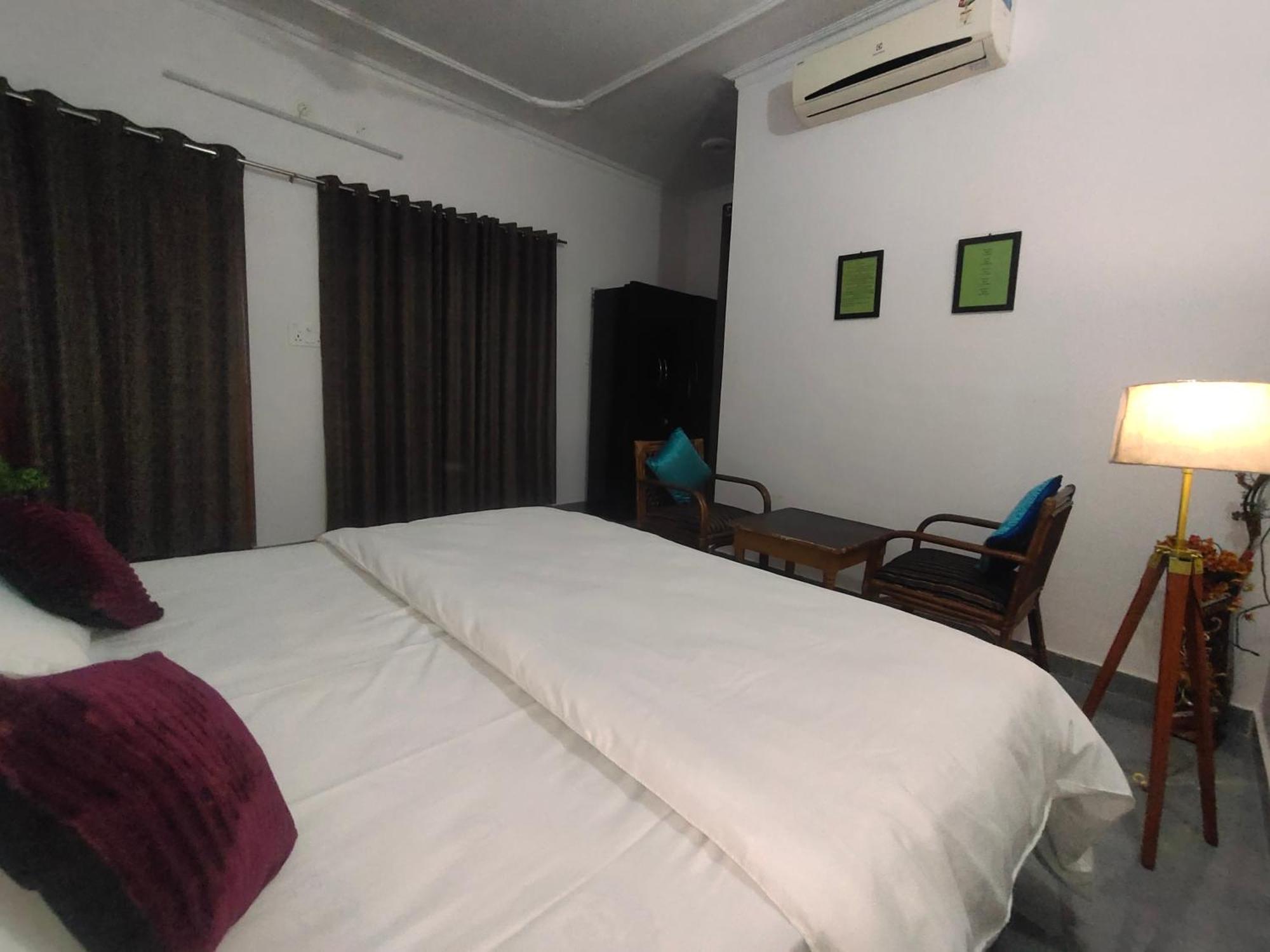 Khajuraho Glory Homestay Екстер'єр фото