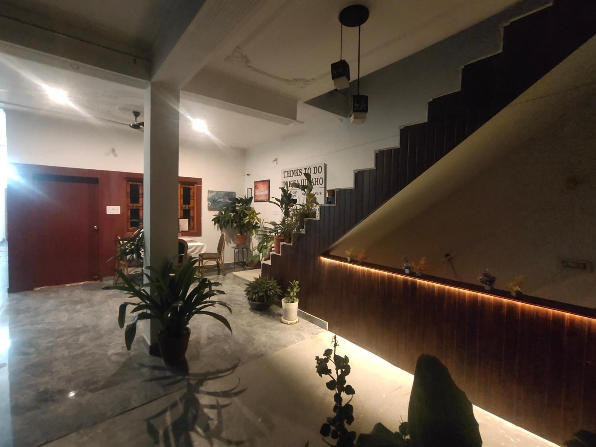 Khajuraho Glory Homestay Екстер'єр фото