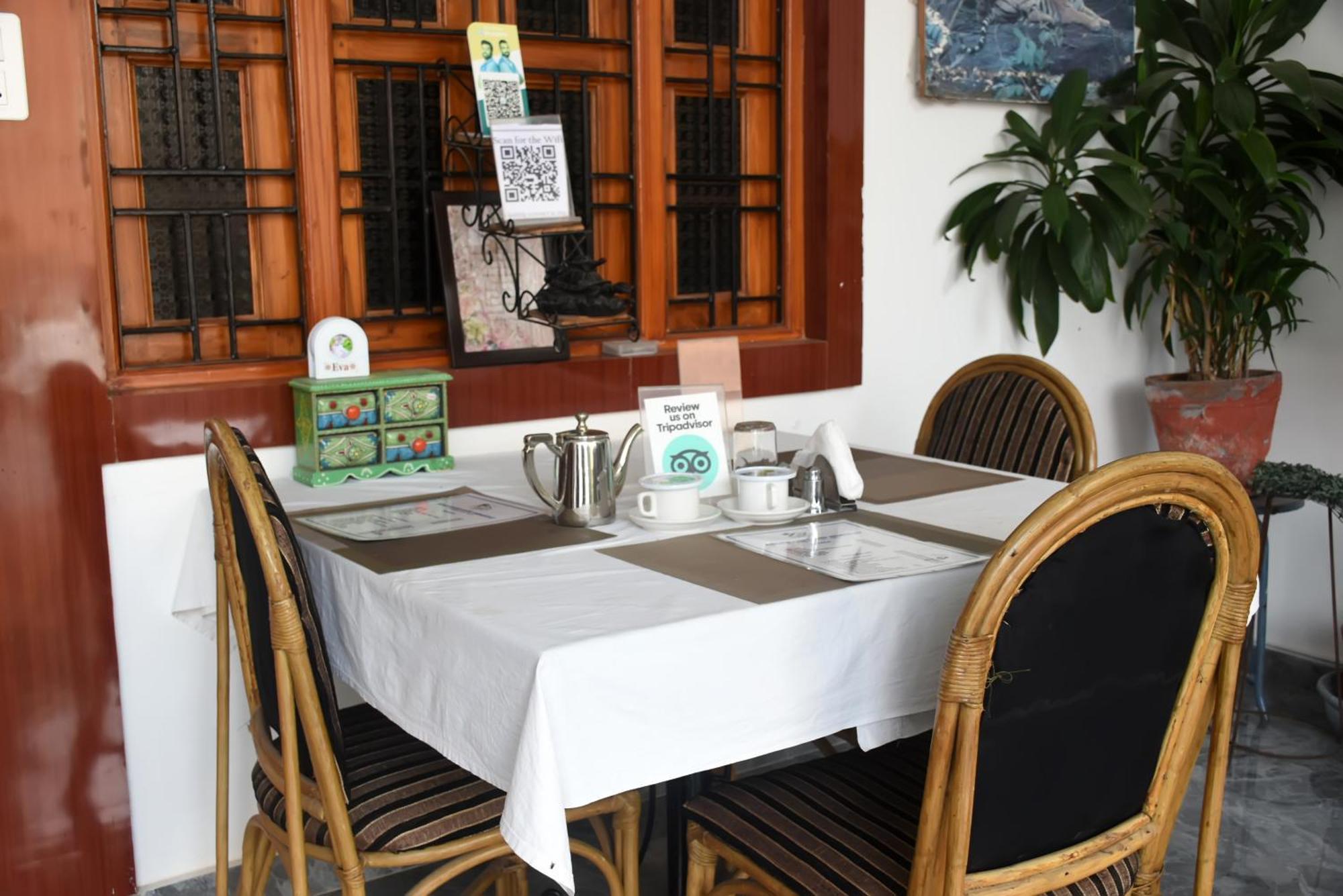Khajuraho Glory Homestay Екстер'єр фото