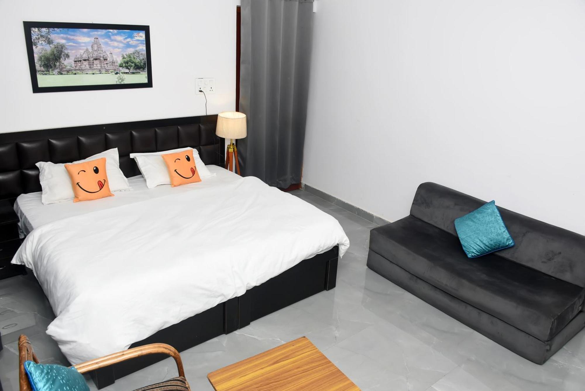 Khajuraho Glory Homestay Екстер'єр фото