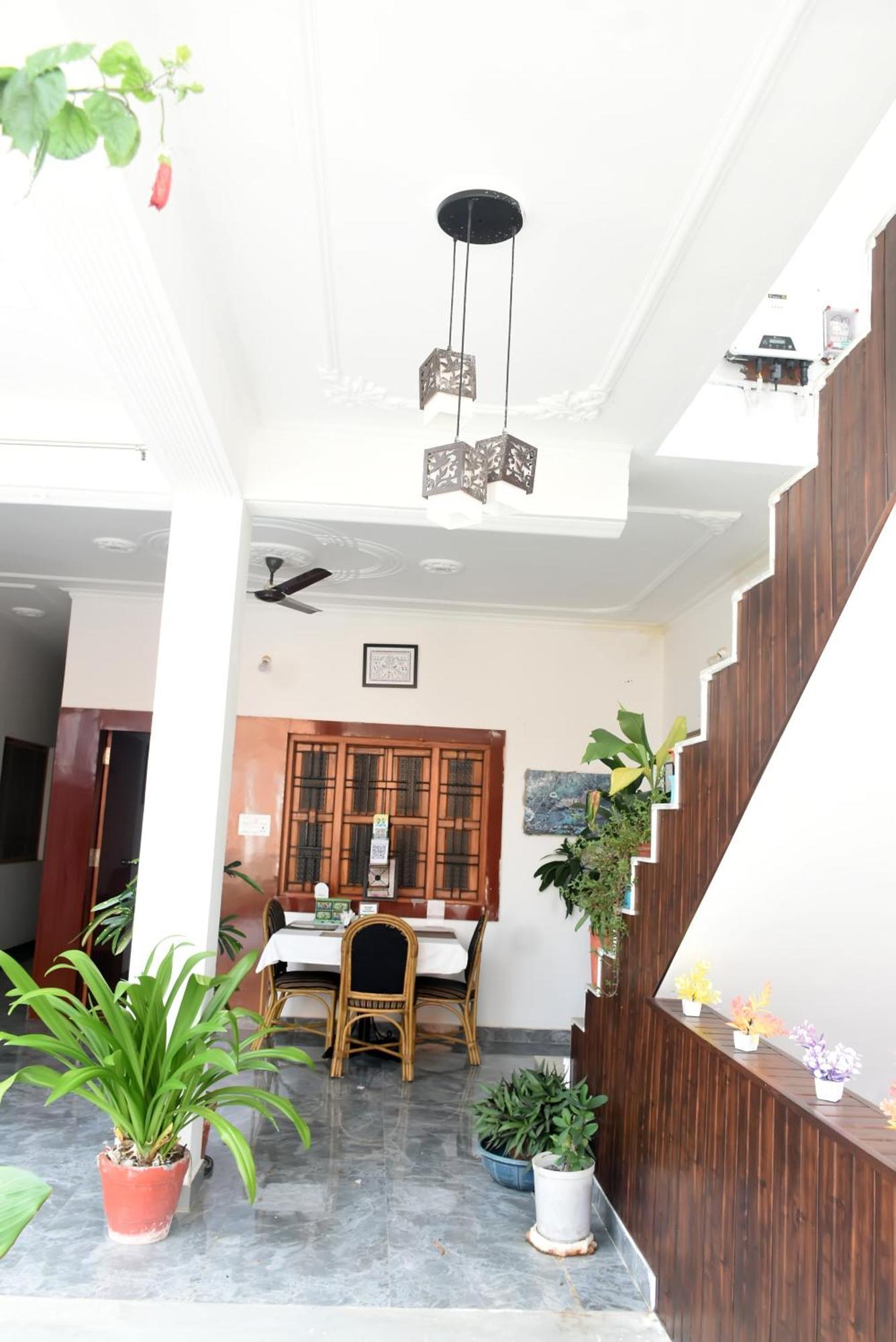 Khajuraho Glory Homestay Екстер'єр фото