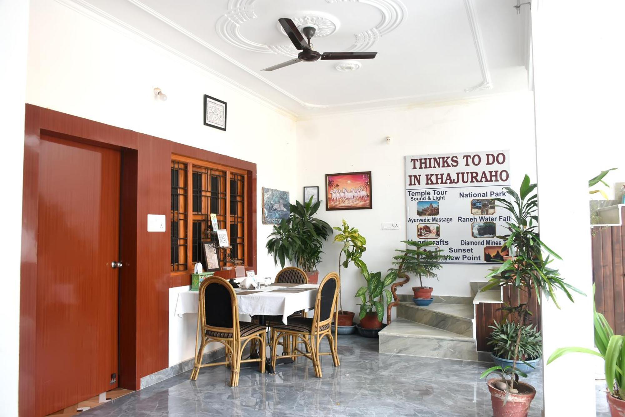 Khajuraho Glory Homestay Екстер'єр фото