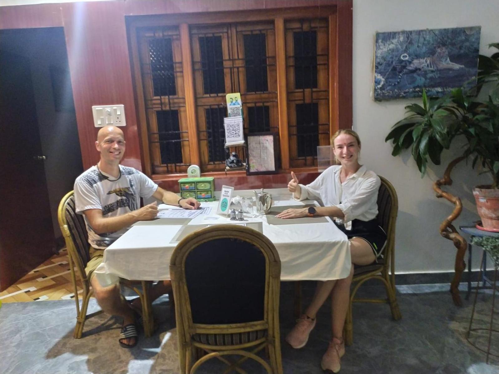 Khajuraho Glory Homestay Екстер'єр фото